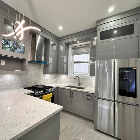 Appartement Modern And New House Near Pne With Big Garden And Free Parking à Vancouver Extérieur photo