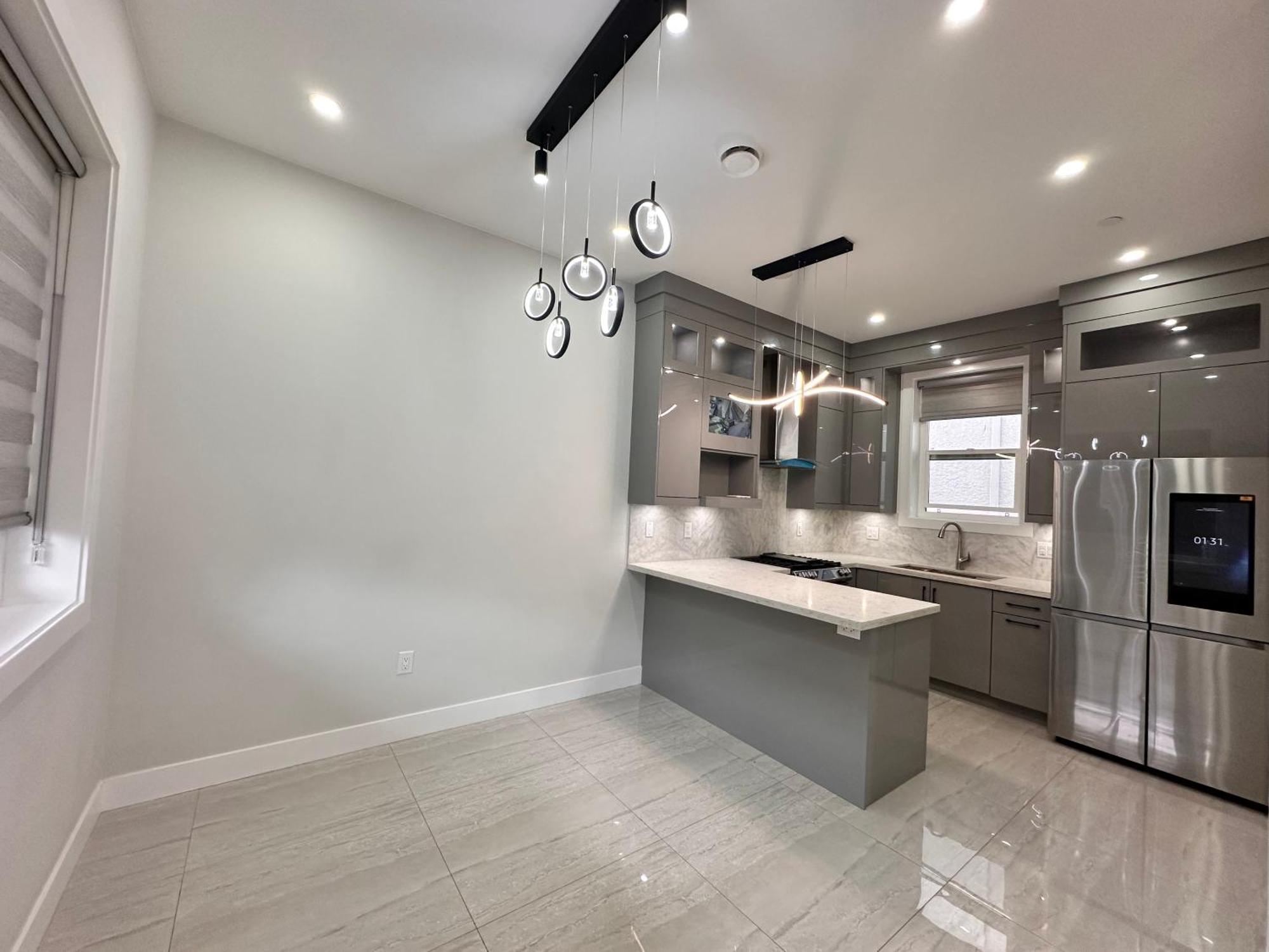 Appartement Modern And New House Near Pne With Big Garden And Free Parking à Vancouver Extérieur photo