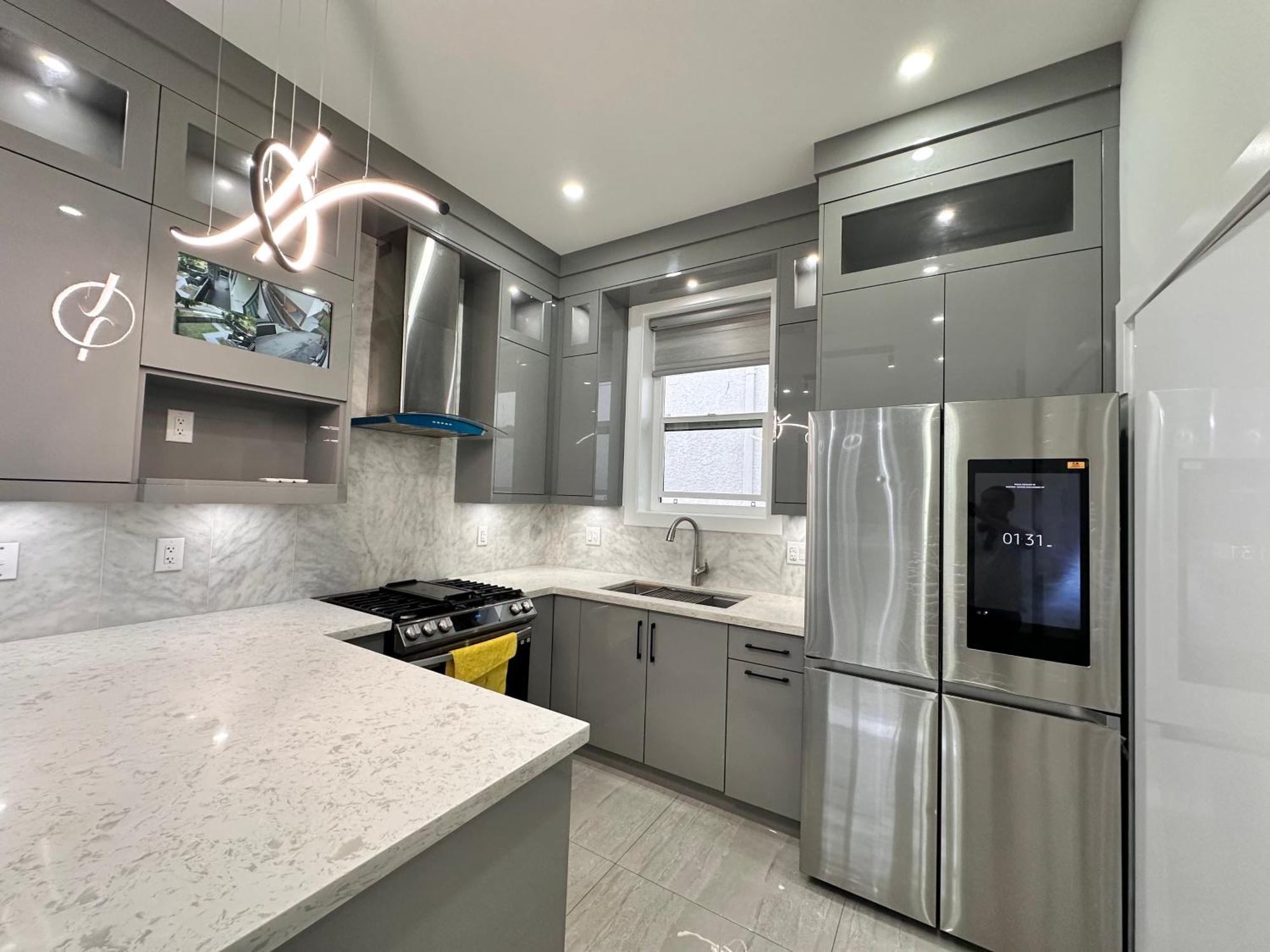 Appartement Modern And New House Near Pne With Big Garden And Free Parking à Vancouver Extérieur photo